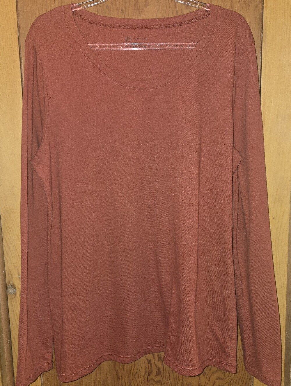 No boundaries XL burnt orange long-sleeved tshirt